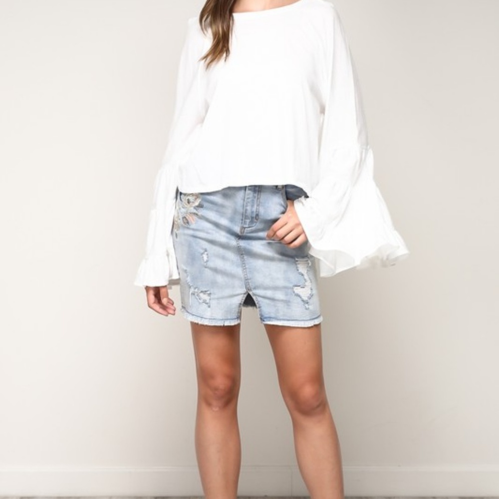 👑 Host Pick 🔥 White Bell Sleeve Jersey Top - Picture 5 of 5